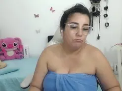 Amateur Free Porn Cam of mom_hot