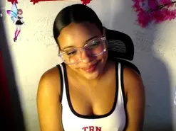 Amateur Adult Webcams of chleo_rosse