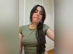 Amateur Live Sex Cam of Sagira