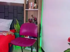 Amateur Free Porn Cam of EllenaBoobs_