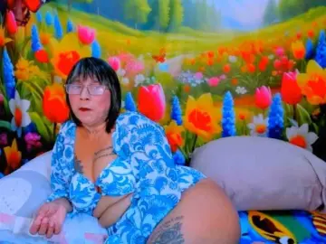 Bongacams Watch Live Sex Cams of indianroxy