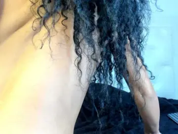 Bongacams Live Sex Cam of rouse-sexy-hotxx77