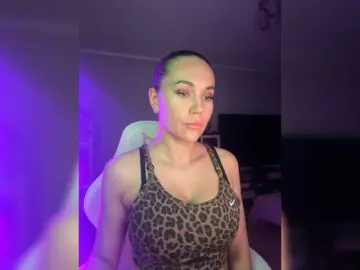 Bongacams Live Sex Cam of QWEENII