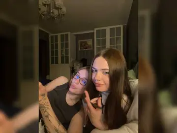 Bongacams Sex Cam of shyyyygirls