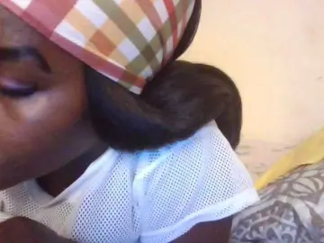 Bongacams Watch Live Sex Cams of NewBird