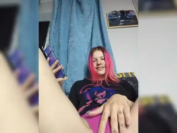 Bongacams Best live sex cam show of SquirtApril