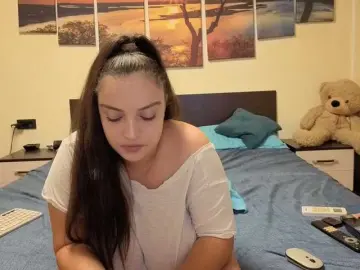 Bongacams Sex Cam of adellineee