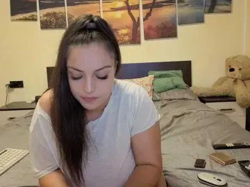 Bongacams Nude Webcam of adellineee