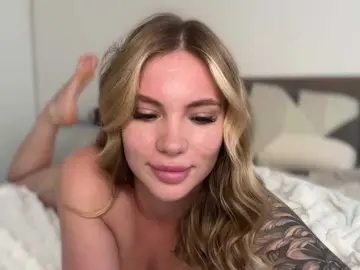 Bongacams Sex Cam of SquirtalPussy
