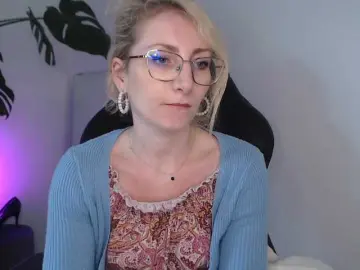 Bongacams Watch Live Sex Cams of CinderellaMoon