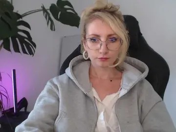 Bongacams Best live sex cam show of CinderellaMoon
