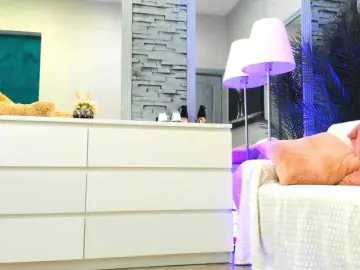Bongacams Free Porn Cam of Reina-Cummings