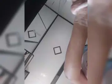 Bongacams Watch Live Sex Cams of Selinababy99