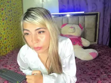 Bongacams Live Sex Cam of daphnehot01