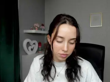 Bongacams Free Live Porn of adeleLive