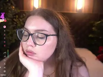 Bongacams Watch Live Sex Cams of LuxSopphia