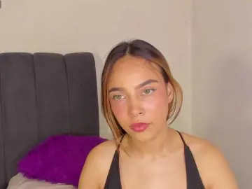 Bongacams Watch Live Sex Cams of evelin-33