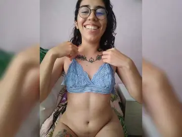 Bongacams Live Porn of skinny333