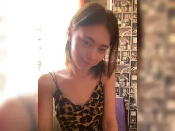 Bongacams Adult Webcam of 18YoungPussy18