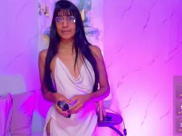 Bongacams Adult Webcam of littleeemiily