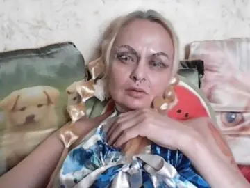 Bongacams Watch Live Sex Cams of GardenerofIllusions