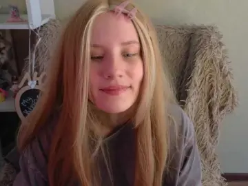 Bongacams Free Porn Cam of plushsara