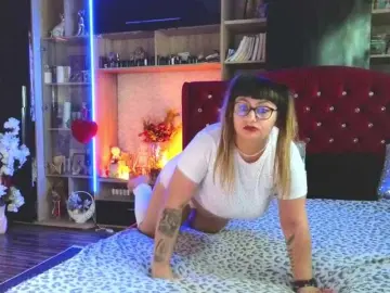 Bongacams Live Sex of CandyBigbooty