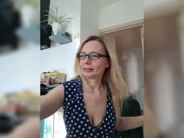 Bongacams Adult Video Chat of ShiningMILF