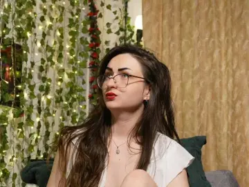 Bongacams Adult Video Chat of NaughtYHomemadE