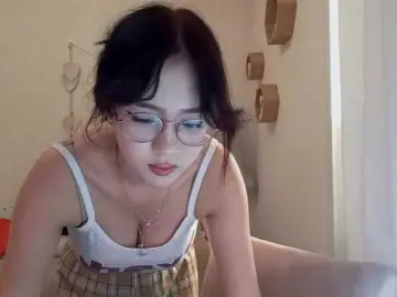 Bongacams Watch Live Sex Cams of MyrleHenggeler