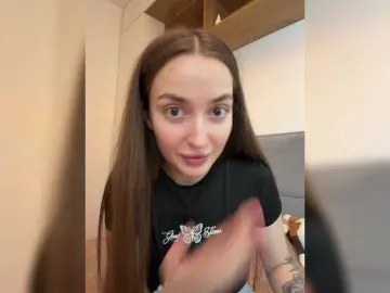 Bongacams Free Porn Cam of ChloeMeow