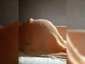 Bongacams Best live sex cam show of kisssssesmee