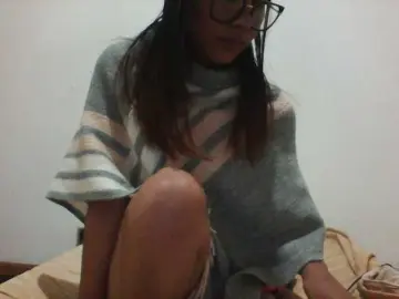 Bongacams Watch Live Sex Cams of PrettyLie