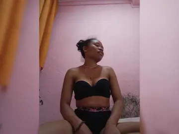 Bongacams Watch Live Sex Cams of Luicia