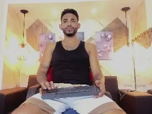 Cam4 Private Sex Chat of dominic_max1