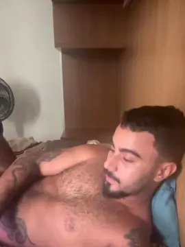 Cam4 Sex Cam of taurusboy27