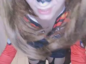 Cam4 Sex Chat of TinyWife