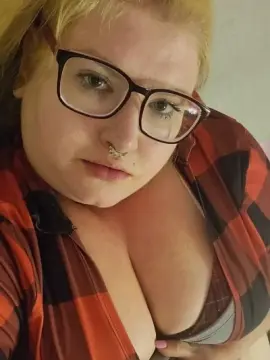 Cam4 Adult Webcam of MarilynLuvsYuh