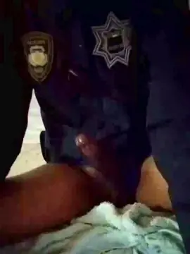 Cam4 Live Sex of POLICIA_UNIFORM