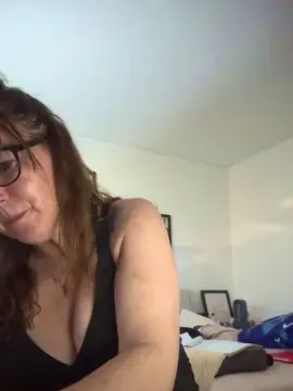 Cam4 Sex Cam of Desiree1951