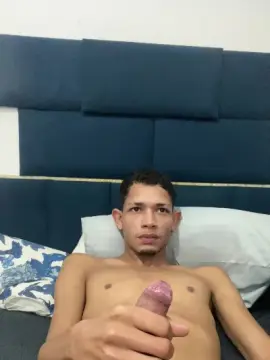Cam4 Free Porn Cam of Mlknovinhooo