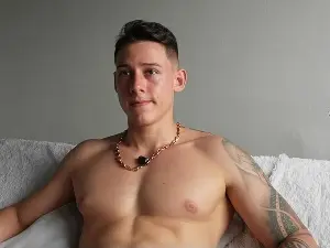 Cam4 Live Sex of Latino_Milk_99