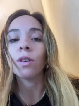 Cam4 Watch Live Sex Cams of antonella236