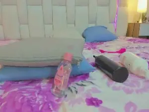 Cam4 Live Porn of meganqueen2