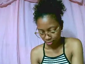 Cam4 Sex Cam of Skingyrle