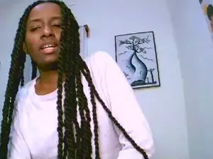 Cam4 Free Live Porn of raissa62