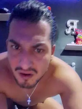 Cam4 Free Live Porn of Isain3
