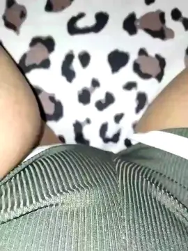 Cam4 Free Live Porn of nunzia6