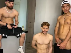 Cam4 Live Sex of zoneboys_