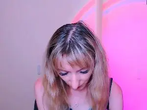 Cam4 Adult Video Chat of LillyBluee